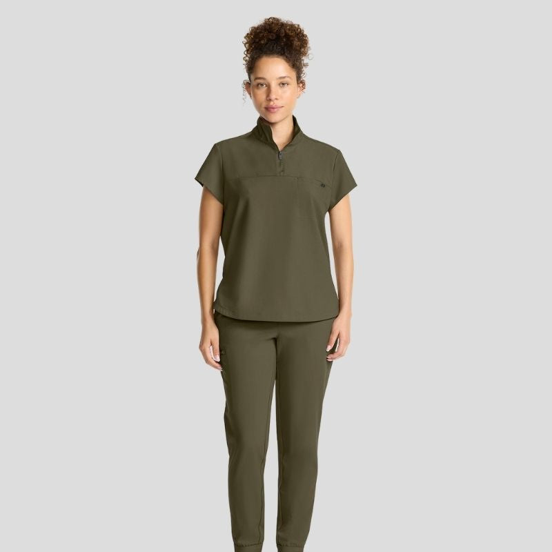 Quest Women’s Scrub Set