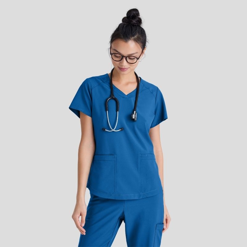 Grey’s Anatomy Evolve Women’s Scrub Set