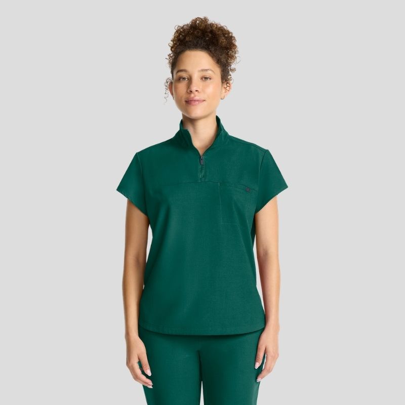 Quest Women’s Scrub Set
